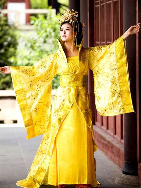 Gong Li In Curse Of The Golden Flower Ancient Chinese Dress Chinese Style Dress Chinese Dress