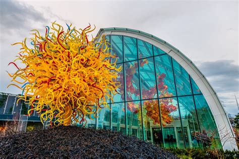 The Wonderful Art Of Dale Chihuly