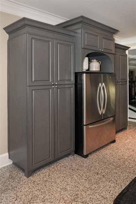 Even with precautions, thermofoil kitchen cabinet doors can become damaged because of regular wear and tear. From white laminate thermofoil kitchen cabinets to ...