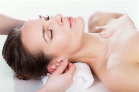 Ear Massage For Stress Relief Using Auriculotherapy
