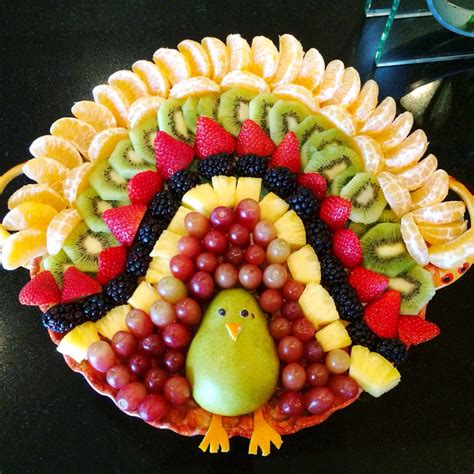 Turkey Made Out Of Fruit Thanksgiving Fruit Fruit Turkey Christmas Food