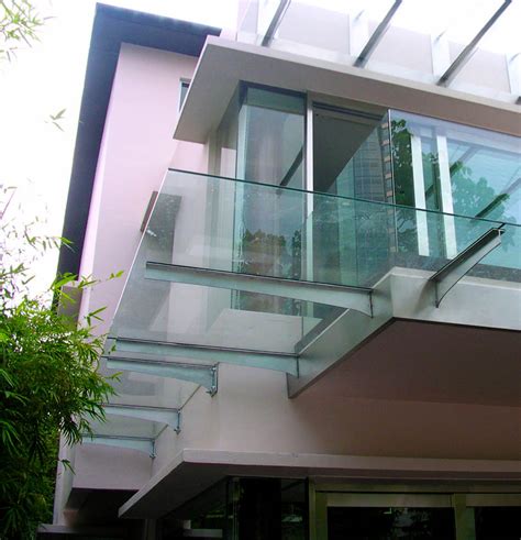 Glass Canopy Systems Glass Canopies Or Awnings For Commercial Buildings In New York Tg Glass