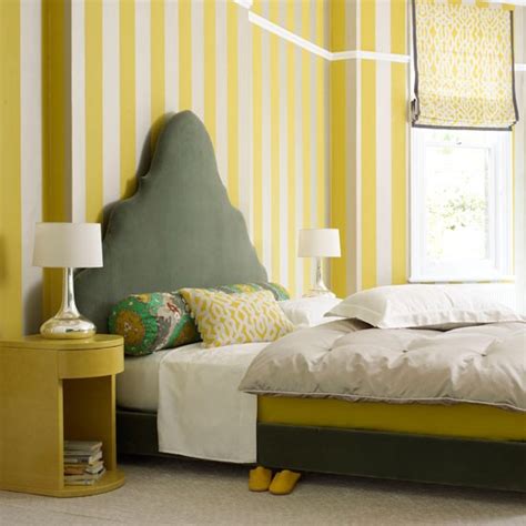 Every woman wants a prince in her bedroom, but most of us simply have to settle for prints, instead. Play with pattern proportions | Bedroom wallpaper ideas ...