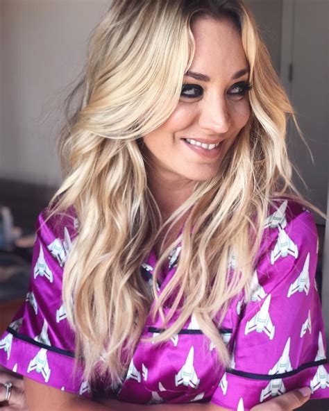 proof that kaley cuoco has perfected the sexy smolder the big bang theory kaley cuoco hair