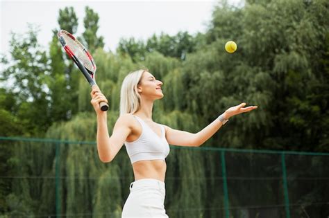 Free Photo Fit Young Woman Playing Tennis