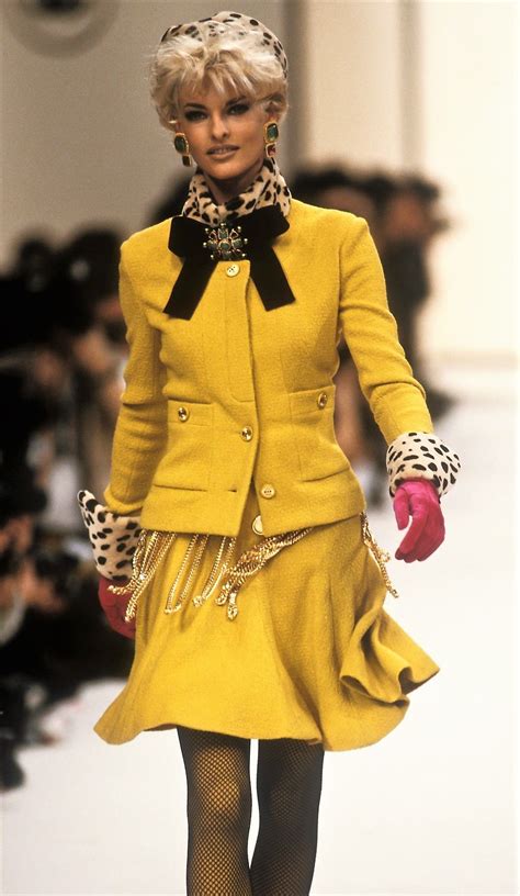 Linda Evangelista Chanel Runway Show 1991 Fashion Timeless Fashion