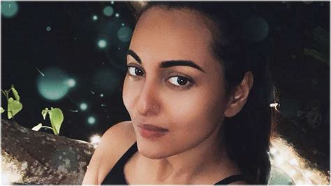 Sonakshi Sinha Gives Befitting Reply To Trolls Over Twitter Exit Your Hate Will Never Reach Me