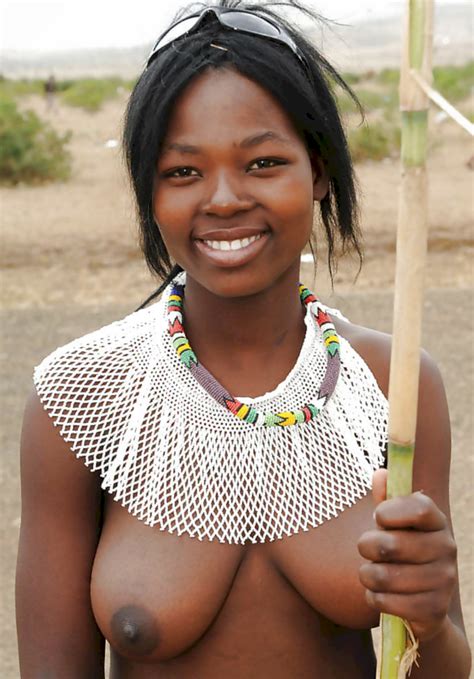 ヌードアフリカの部族の女の子 ポルノ写真
