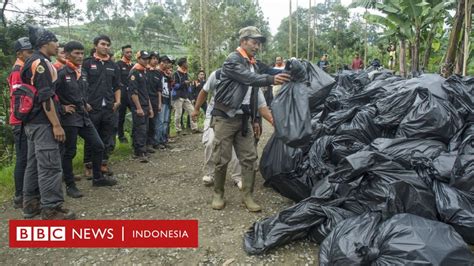 Memutus Siklus Sampah Di Gunung Dan Taman Nasional Indonesia Bbc News