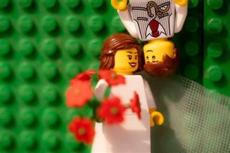 How A Bored Photographer Staged Amazing Lego Wedding Photos