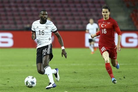 Ankara büyükelçililiği, i̇stanbul ve i̇zmir başkonsoloslukları ile antalya konsolosluğu'nun ortak sayfasına hoş. Spor yazarları Almanya - Türkiye maçını değerlendirdi ...