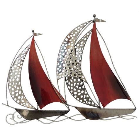 Tissus mural décoratif réalisé en soie et coton rebrodé à la main cette pièce unique dimensions : sculpture mural métal voiliers rouge et gris aux voiles ...