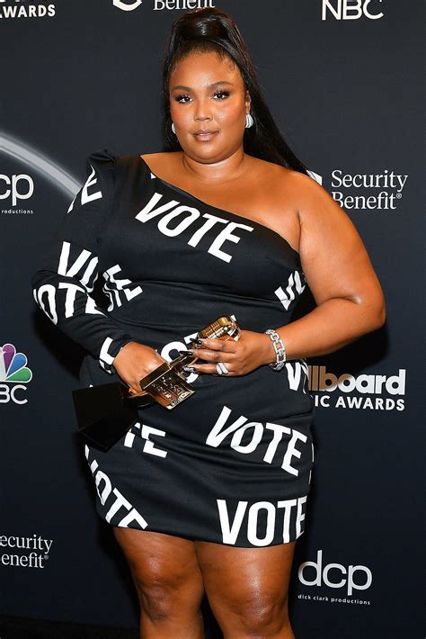 Lizzo Poses Nude As She Tells Fans To Stay In Line And Stay Determined