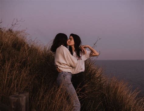 Sunset Beach Shoot By Ginger S Eyes Photography Lesbian Aesthetic Cute Lesbian Couples Girls