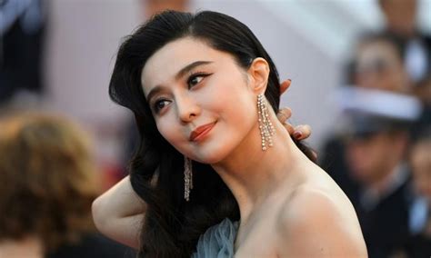 Fan Bingbing Appears At Airport Chinese Netizens Suspect She Is In Contact With Government