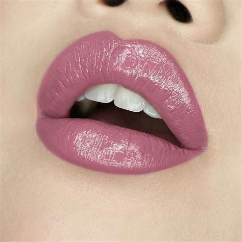 Here Understand How To Get Flawlessly Bright Bold Lips Plus Find The
