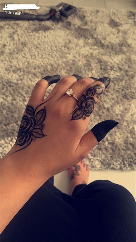 50 Most Attractive Rose Mehndi Designs To Try Wedandbeyond Henna Hand
