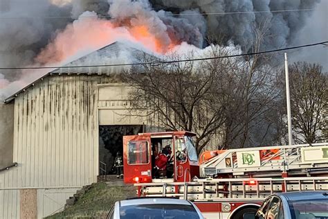Firefighters Battle Blaze In Vacant Dc Barn Smoke Visible For Miles