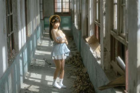 Chunmomo Highres Tagme Girl Abandoned Building Asian Bag
