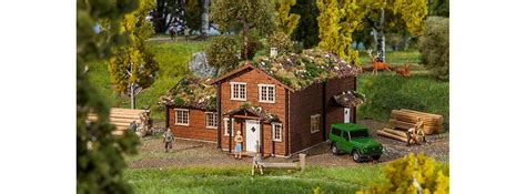 Die holzständerbauweise ist ideal für alle bauherren, die keine zeit verlieren wollen: FALLER 130605 Norwegisches Haus | Gebäude Bausatz Spur H0 ...