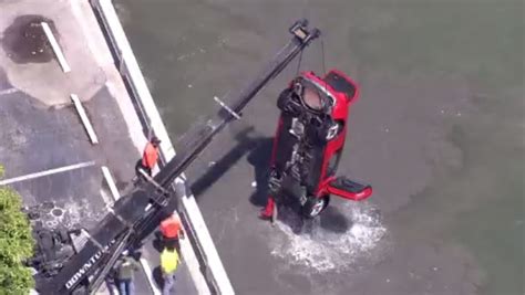 Car Pulled From Water In Miami Wsvn 7news Miami News Weather