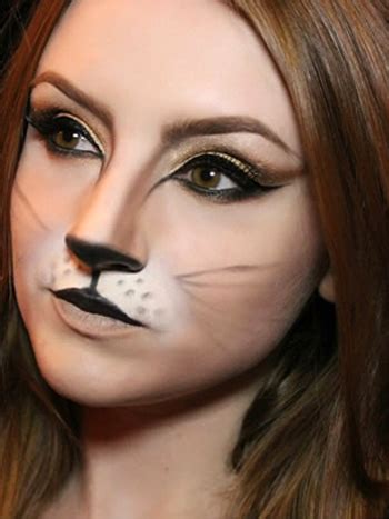 Halloween is right around the corner and i have a special treat for those of you who want a stunning makeup look for any upcoming parties or celebrations. Purrfect! Simple cat makeup ideas for Halloween | Make ...