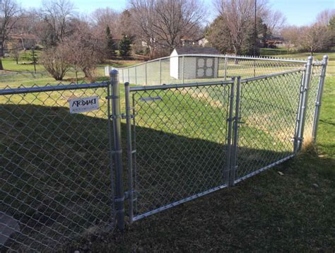 When you register your fence, your warranty extends to 5 years. Dog Fences Outdoor DIY To Keep Your Dogs Secure | Roy Home ...