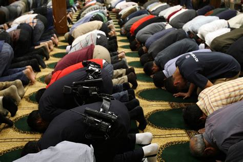 Police In Los Angeles Step Up Efforts To Gain Muslims’ Trust The New York Times
