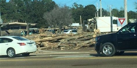 Log Truck Spills Logs Onto Hwy 43 In Canton