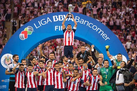 Chivas es campeón levanta su doceavo título en la historia