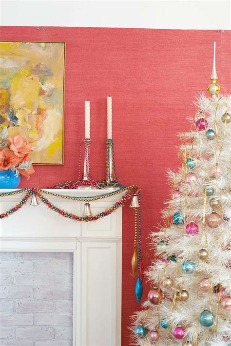 31 Stunning Ways To Decorate A White Christmas Tree