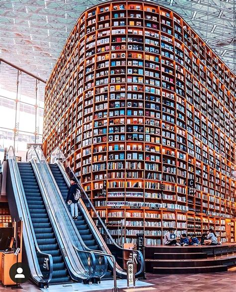 Stunning Book Store Seoulkorea Beautiful Library Library