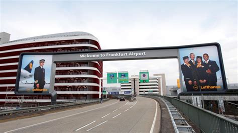 Es handelt sich um einen internationalen flughafen mit mehr als 23.5 mio passagieren pro jahr. NEWS: Survey reveals 'Top 10 Airports' - AIRLIVE