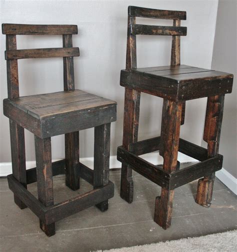 Diy bar stools plans adelicatelight me. Pallet Wood Bar Stool with Back. $75.00, via Etsy ...