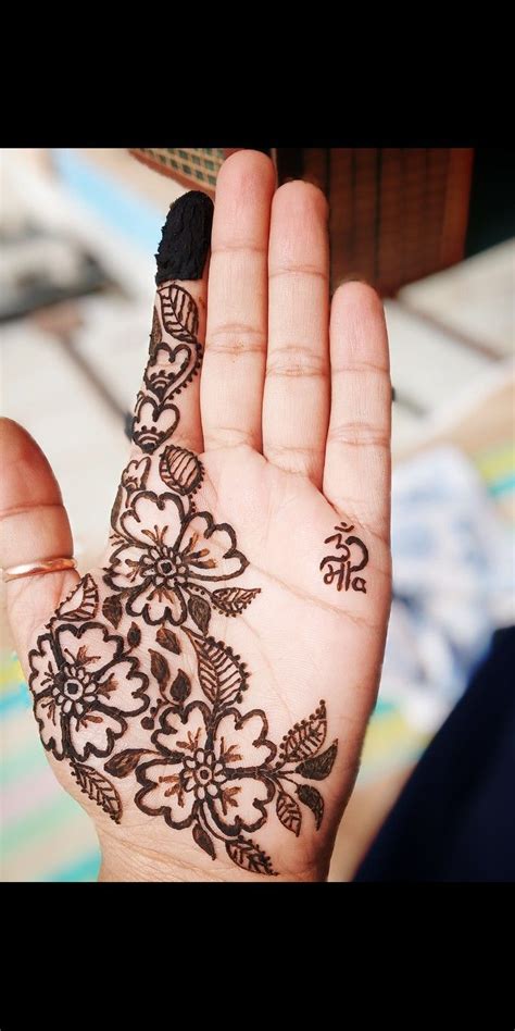 Flowery Hina In 2020 Mehndi Designs Henna Hand Tattoo Hand Henna