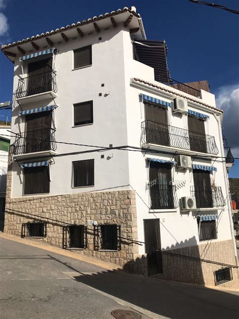 Encuentra tu casa de alquiler al mejor precio y totalmente equipada, también cerca de la playa y del centro del pueblo. CASA EN MONTAN CON CUATRO PISOS PARA ALQUILAR ...