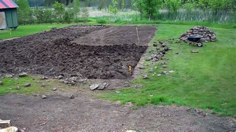 The waste leaves, old and dead plants come into use when your vegetable garden becomes a complete functional unit. How To Prepare A Vegetable Garden For Winter - 1lives2love