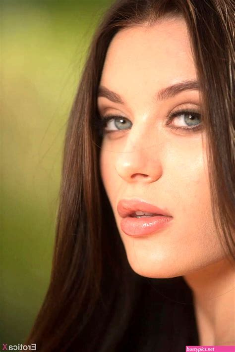 Lana Rhodes Hot Face Busty Porn Pics