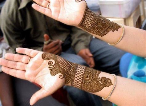 Dalam artikel ini kita akan coba mengulas cara memakai henna dan beberapa contoh gambar henna. TERBARU Henna Tangan Cantik, Mudah, dan Simple + Video Tutorialnya