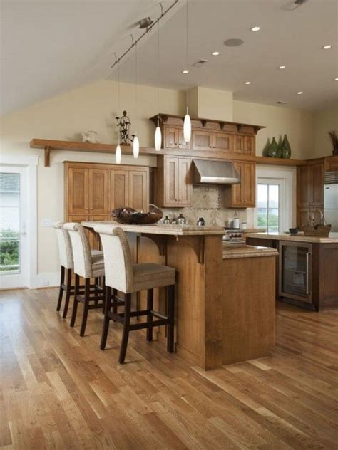 See more ideas about kitchen design, kitchen flooring, kitchen remodel. 35+ Beautiful Kitchen Paint Colors Ideas with Oak Cabinet #kitchens #paintcolors #ideas | Oak ...