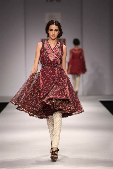 Apparel And Fashion In India Wills Lifestyle India Fashion Week Spring Summer 2013