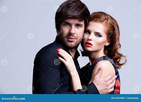 Portrait Des Couples Sexy De Charme Dans L Amour Photo Stock Image Du Adulte Brun