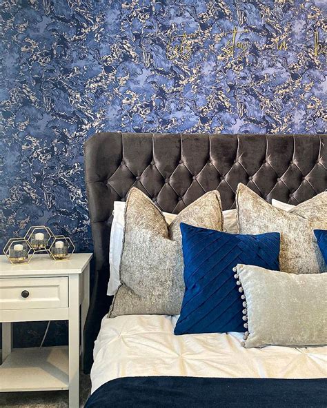 I Love Wallpaper Liquid Marble Wallpaper Blue Gold In 2020 Front Room