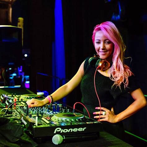 Female Dj Amsterdam Dj For Hire Book Djs For Events