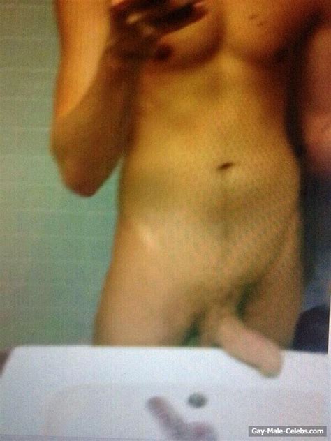 Free Dylan Sprouse Leaked Nude And Underwear Selfie The Gay Gay