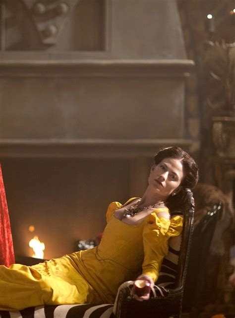 Lara Pulver As Clarice Orsini In Da Vincis Demons Tv Series 2013