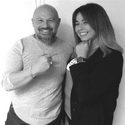 Chimene badi qui a passe deux semaines de vacances avec son nouveau compagnon dans sa maison de perpignan quelle nhabite plus a lannee suite a son demenagement pres de sa. CHIMENE BADI NOUS DÉVOILE SON NOUVEL ALBUM - Toulousain ...