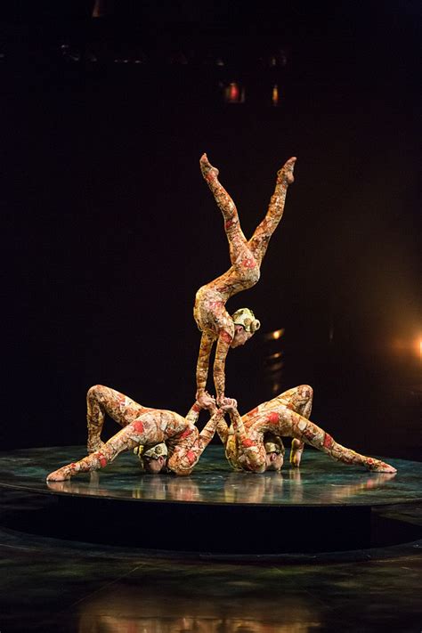 Behind The Scenes At The Cirque Du Soleil We Bend Over Backwards To Thrill Daily Mail Online