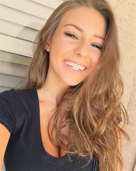 Cleavage And A Smile Rrealgirls