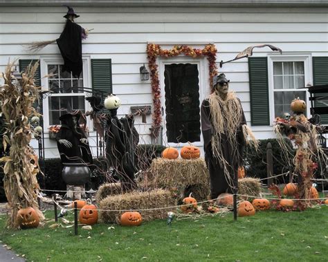 20 Halloween Yard Haunt Decorating Ideas